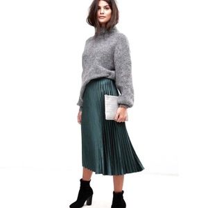 Zara pleated green skirt